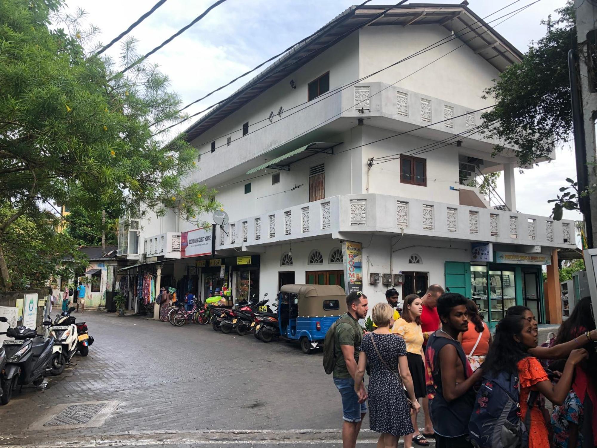 Boomerang Una With Free Scooter Bike Unawatuna Exterior foto