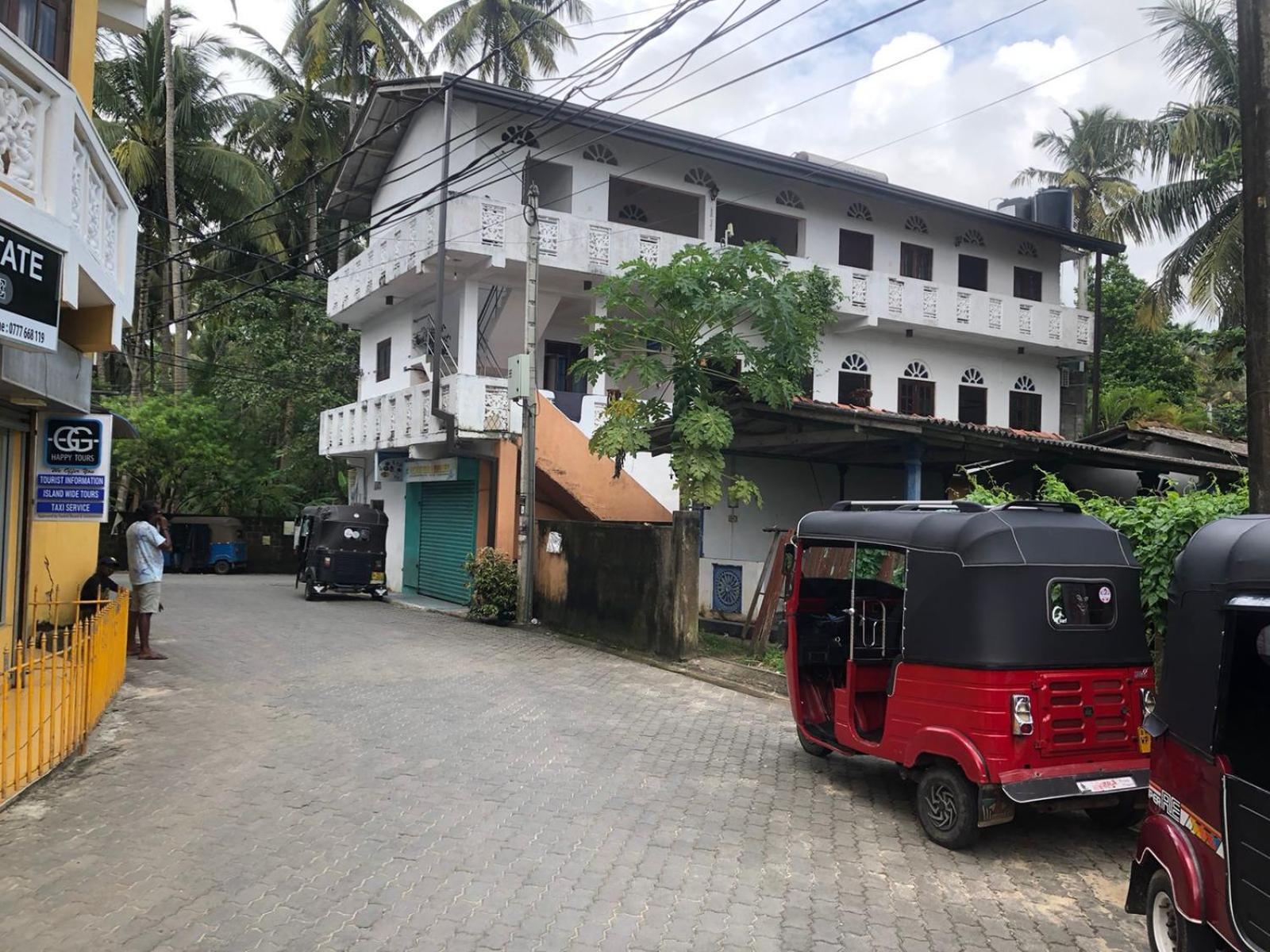Boomerang Una With Free Scooter Bike Unawatuna Exterior foto