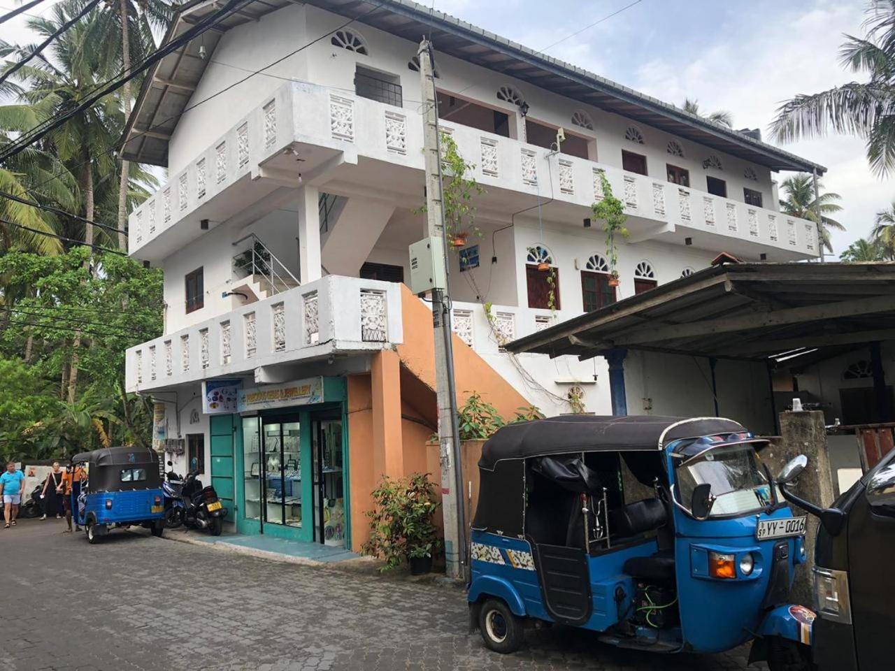 Boomerang Una With Free Scooter Bike Unawatuna Exterior foto